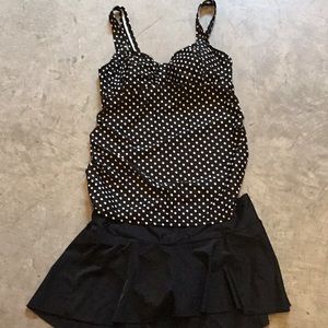 Tankini and skirt swimming suit set